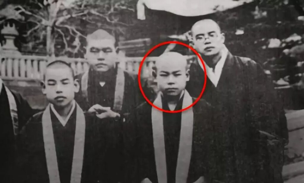 日本僧人，中國八路——一位僧侶的報國