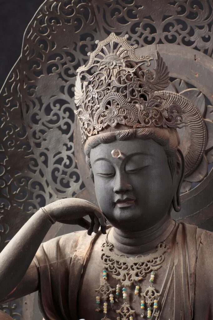佛教徒要不要拜护法神？